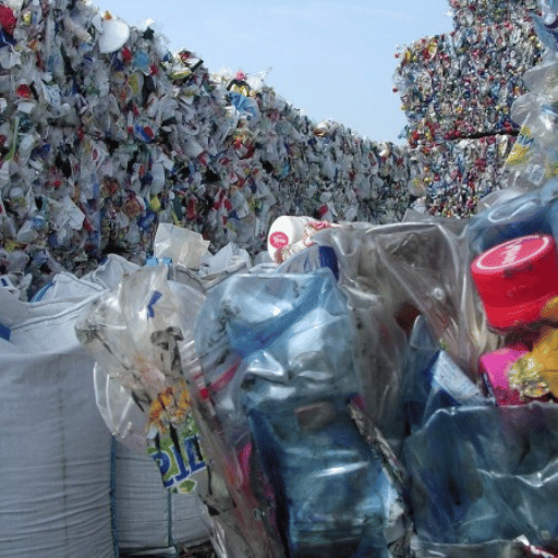 De onde vêm os resíduos plásticos? Fontes e setores